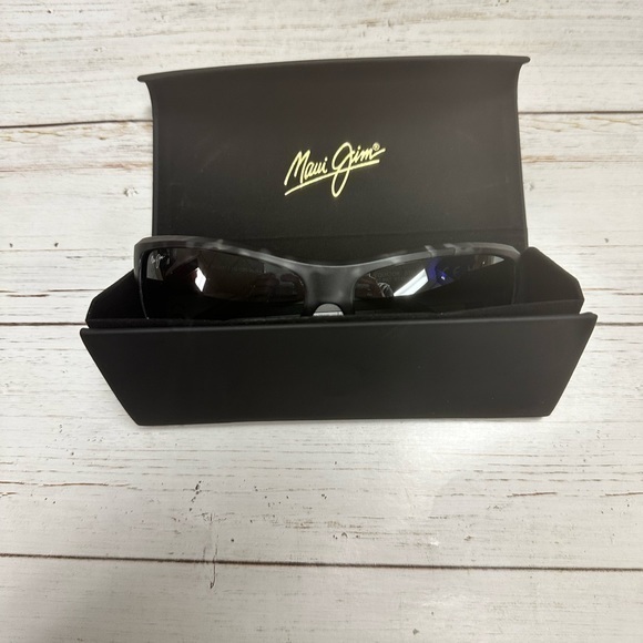 Maui Jim- Men’s Equator PolarizedPlus2® Wrap 64.5mm Sunglasses,Carmel - Picture 2 of 9